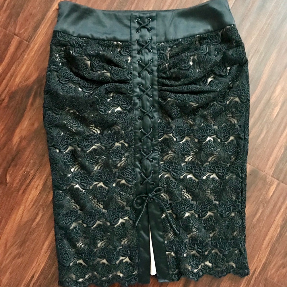 Sexy lace pencil Bebe skirt